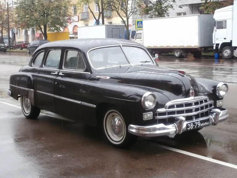 ЗИМ-12. Улица Им. Змитрока Бядули, Минск, 24 августа 2014 года. Автор: Pjotr Mahhonin Источник commons.wikipedia.org CC/Конвертировано в webp